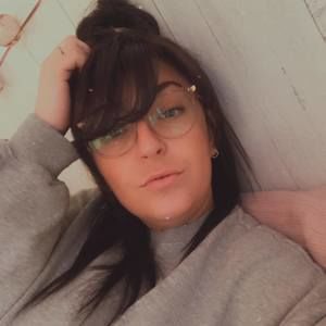 Meet your Posher, Valérie